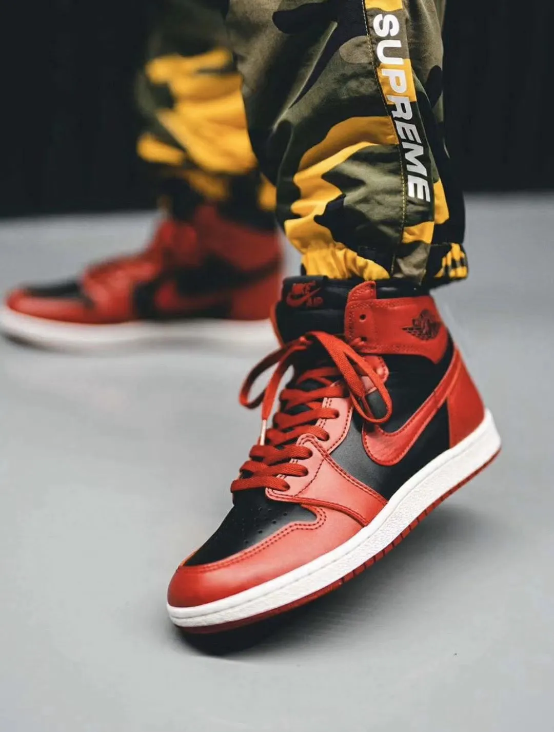 CE - AJ1 Invert black and red