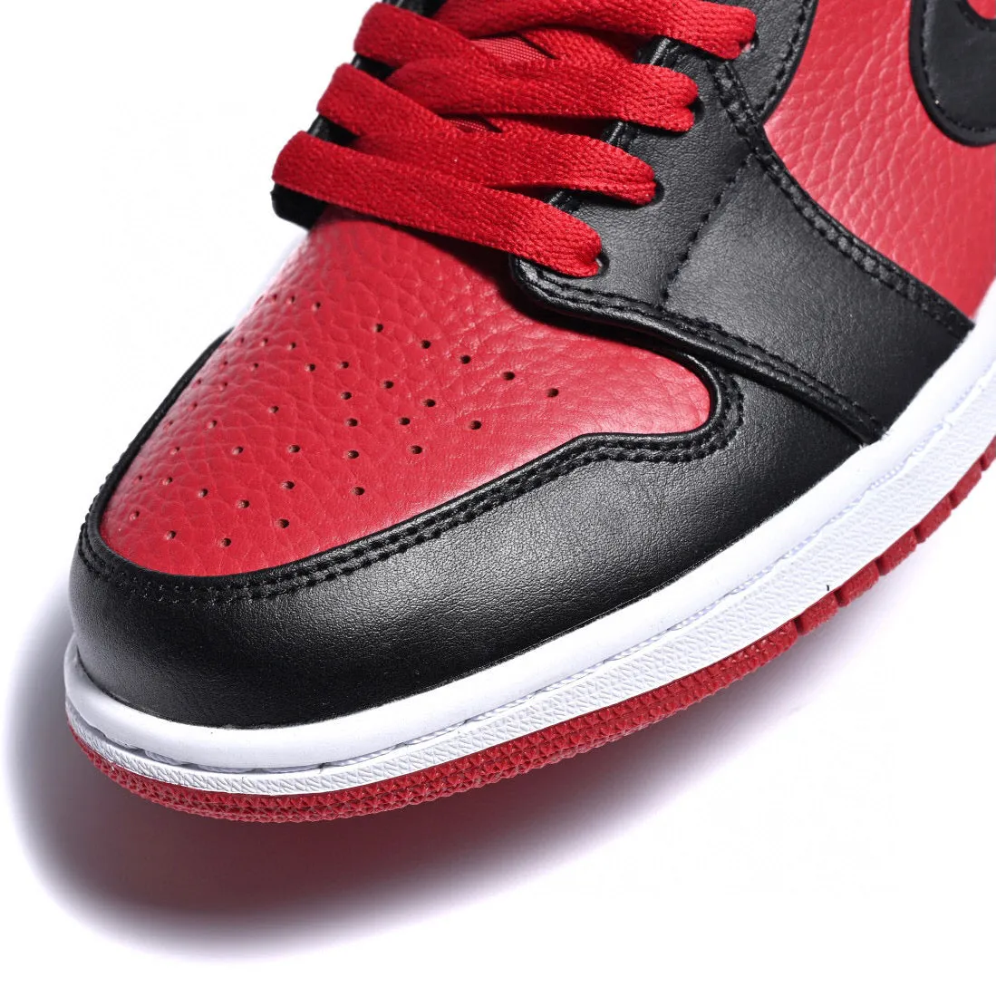 CE - AJ1 Low reversal forbidden