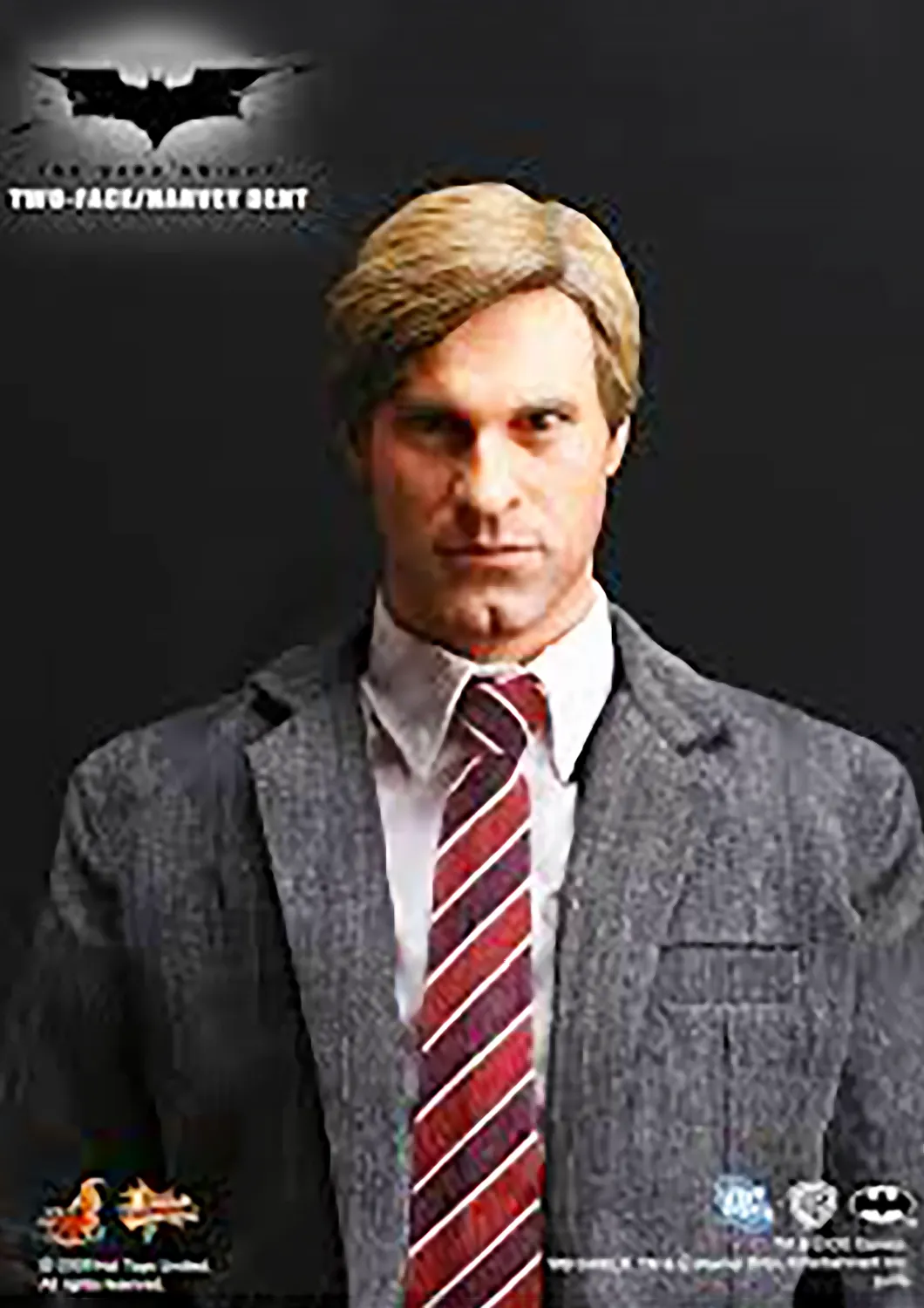 HOT TOYS THE DARK KNIGHT: TWO FACE / HARVEY DENT 1/6 Scale Action Figure - MMS81