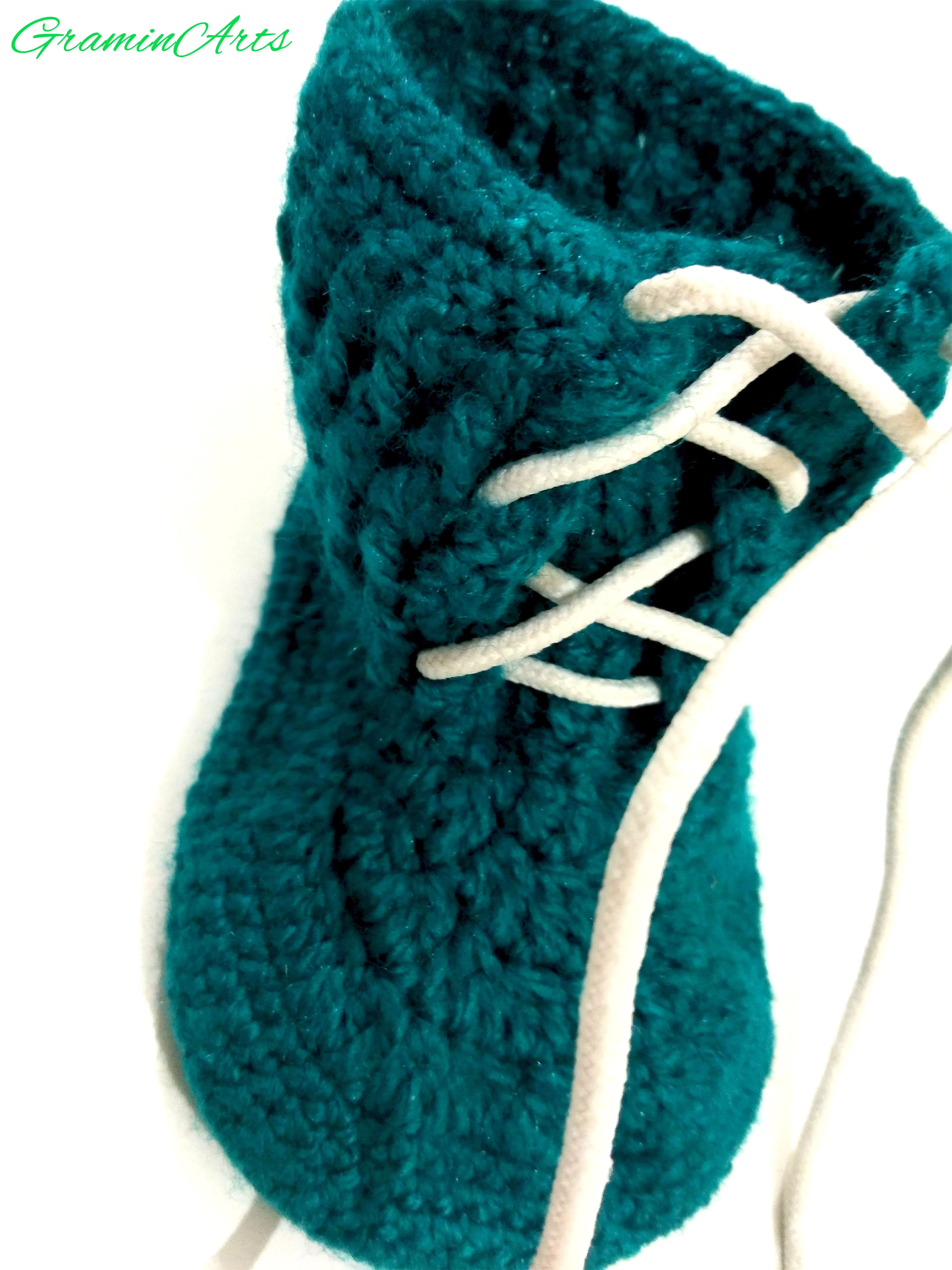 New desing woolen baby booties for 1-2 years blue color