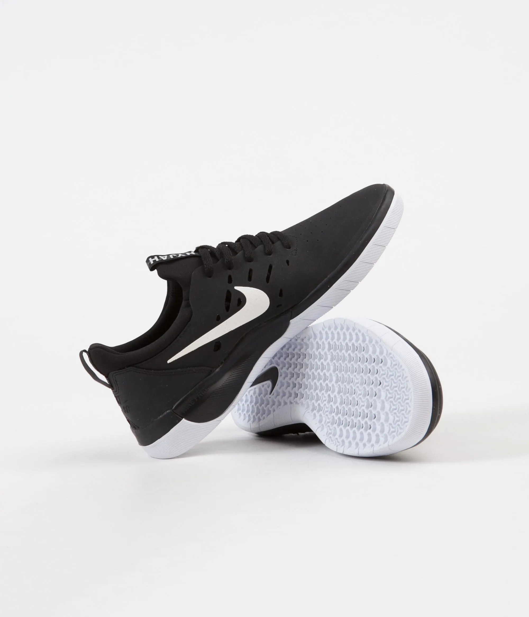 Nike SB Nyjah Free Shoes - Black / White