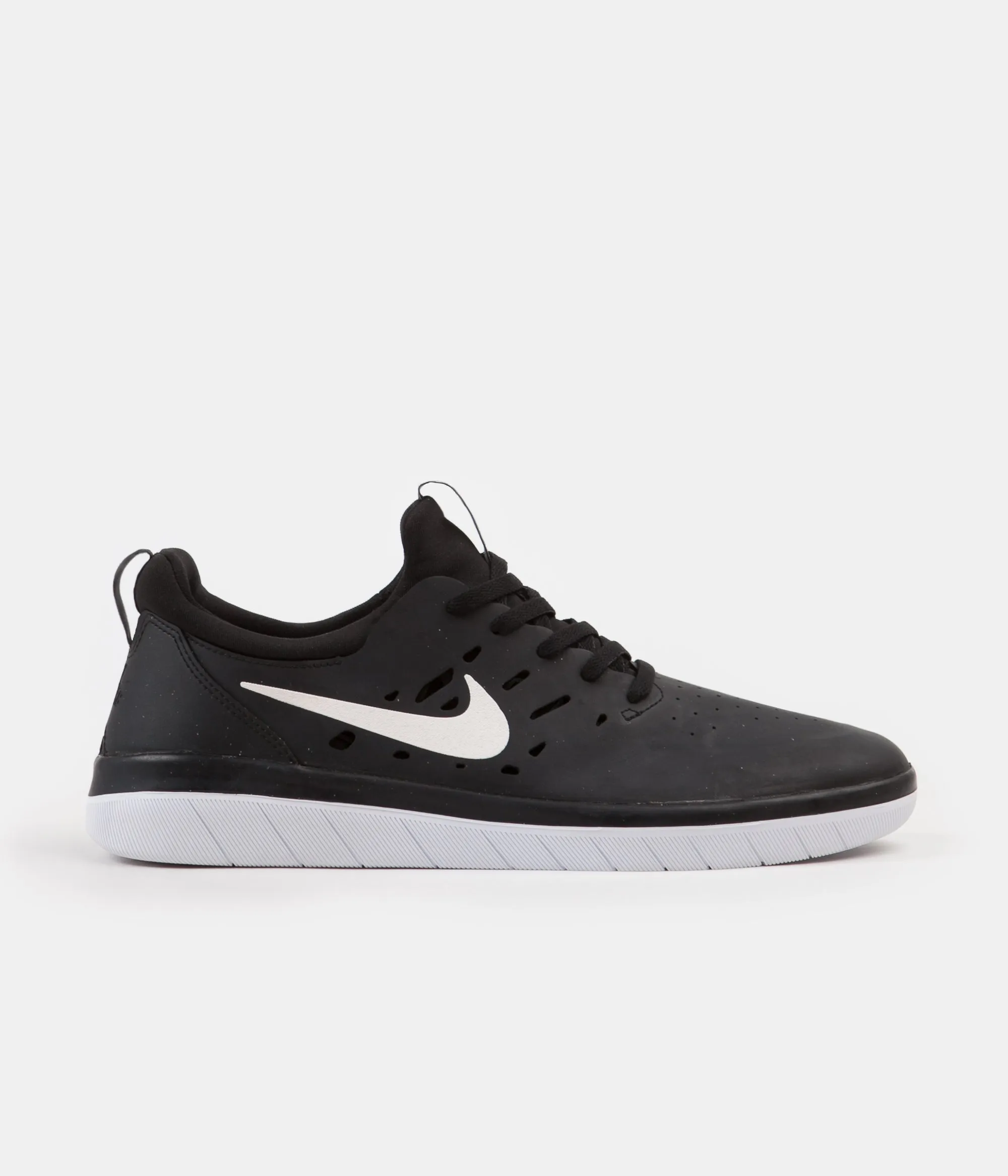 Nike SB Nyjah Free Shoes - Black / White