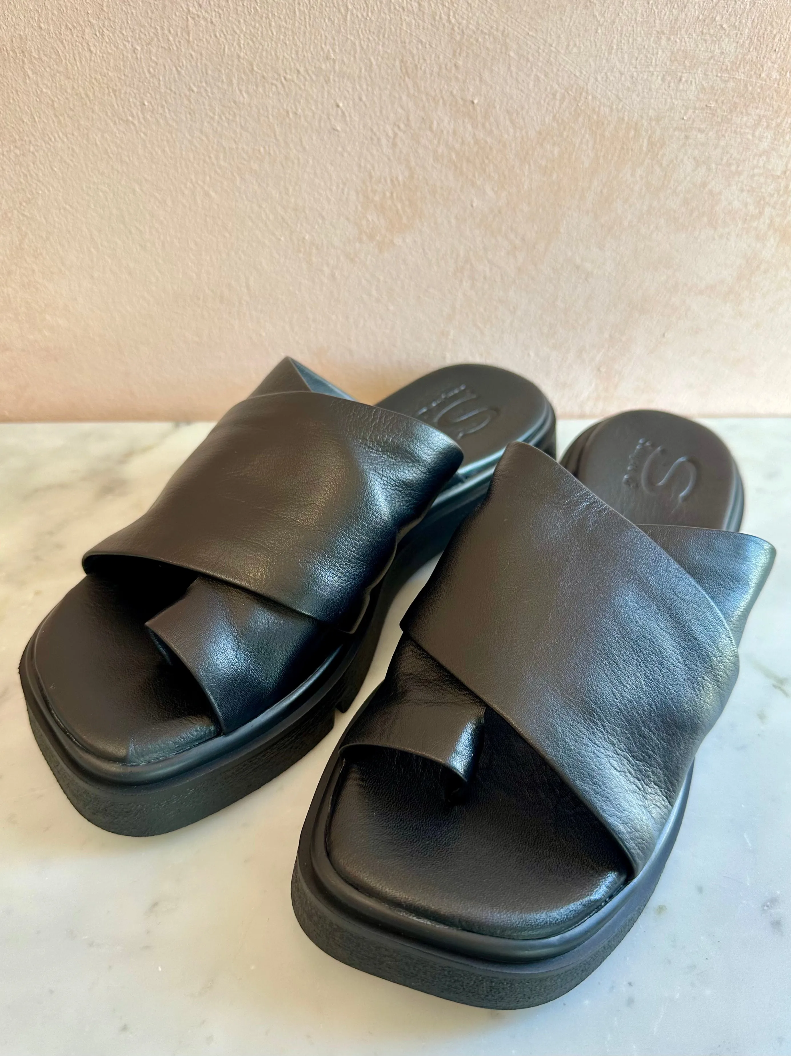 Sempre Di - Black Chunky Slide