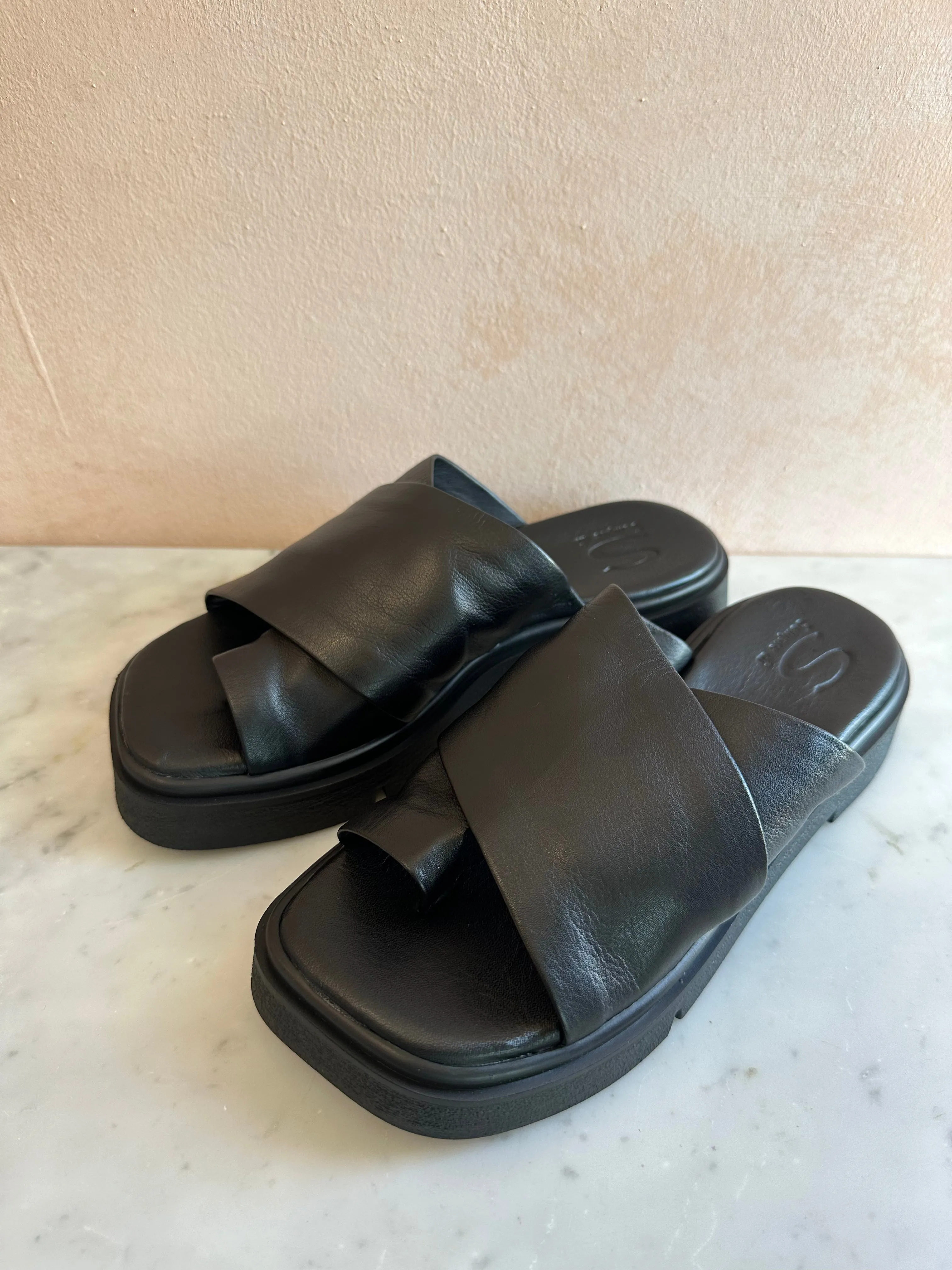 Sempre Di - Black Chunky Slide