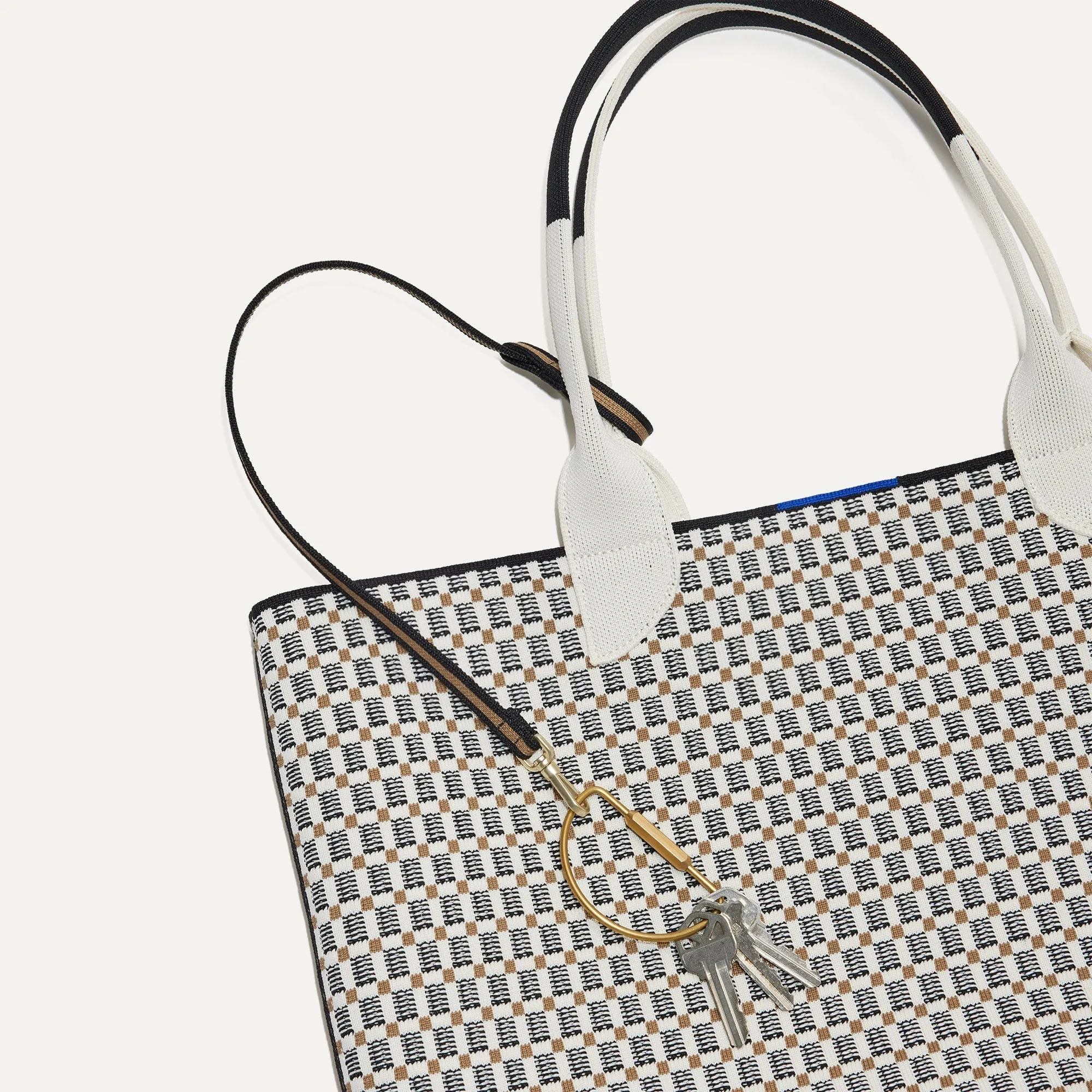 The Lightweight Tote - Black and White Checkers