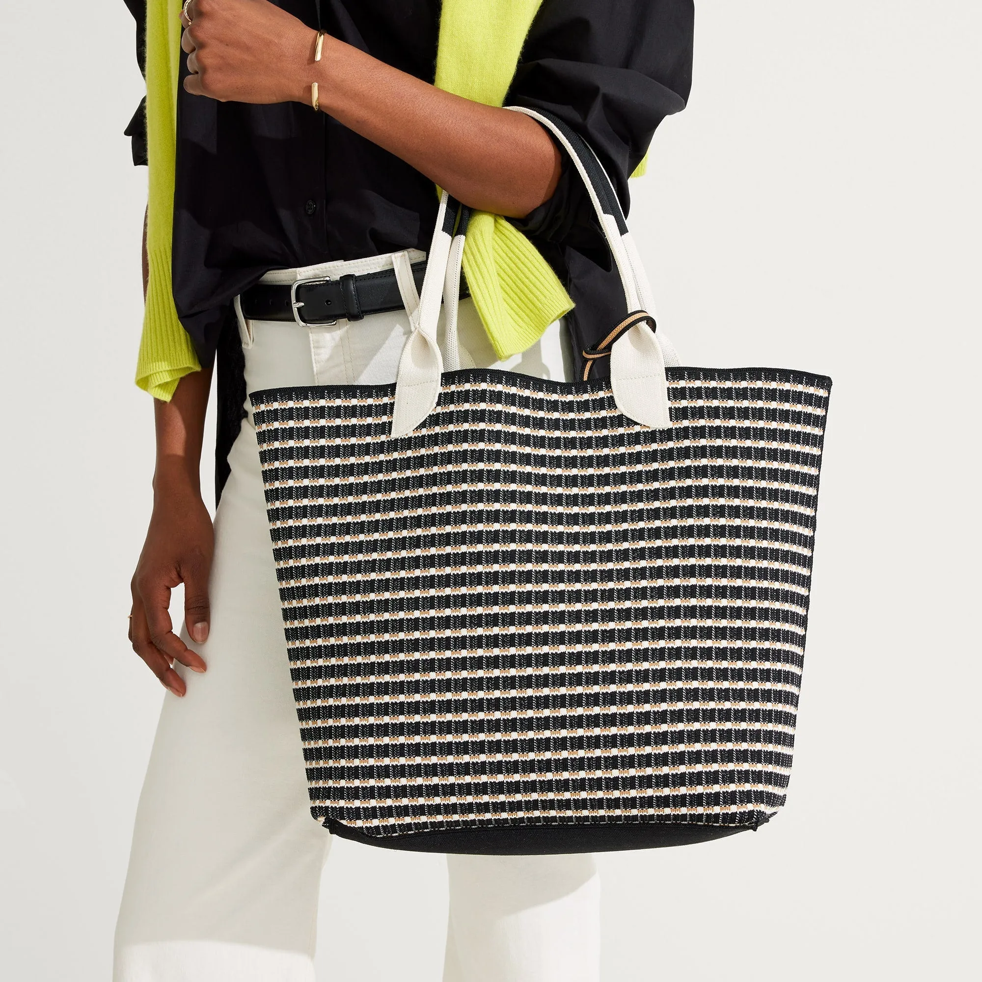 The Lightweight Tote - Black and White Checkers