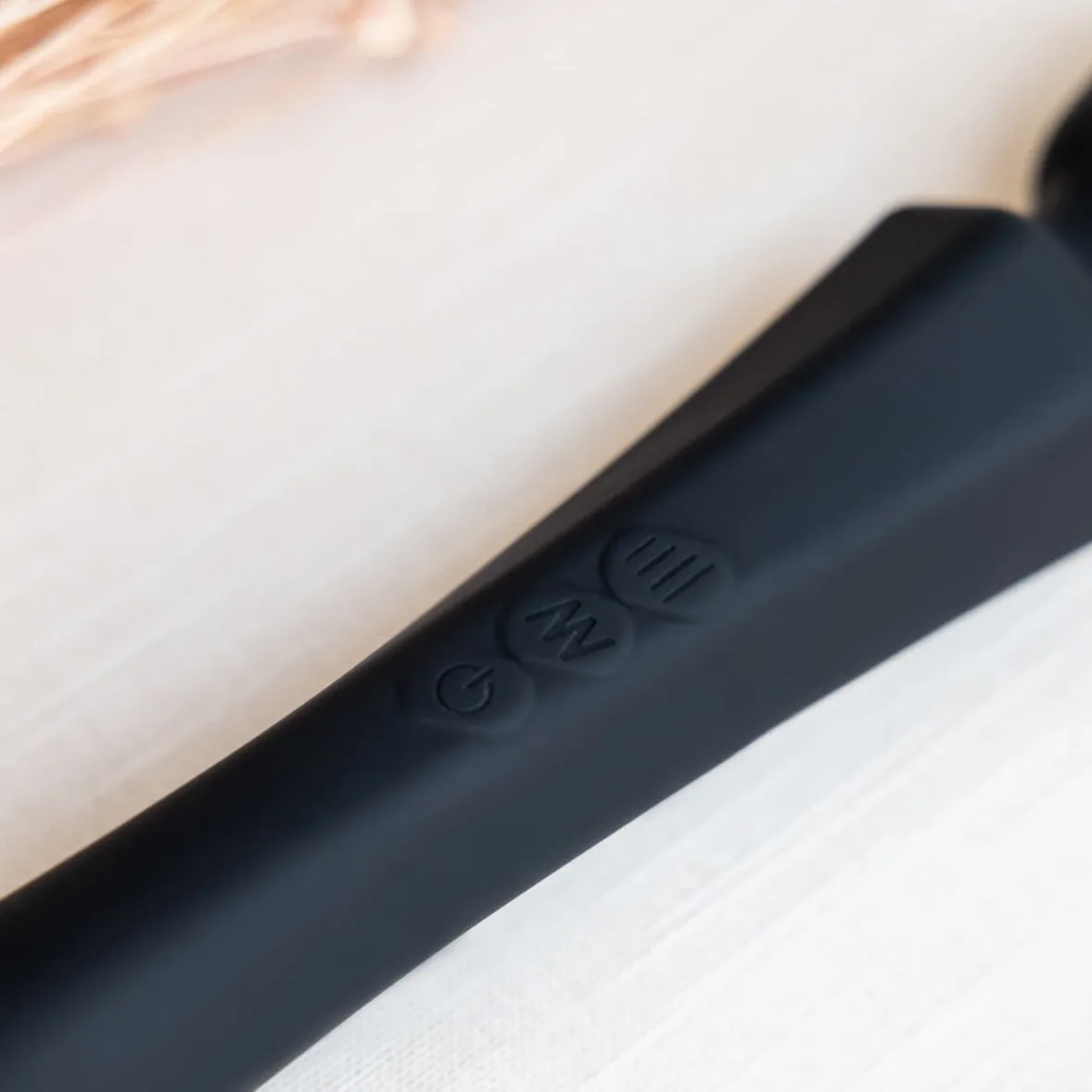 Tulsi | Strong, Rumbly & Versatile Wand Vibrator